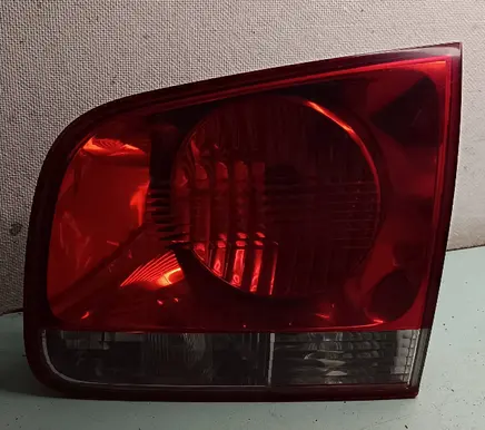 Volkswagen Touareg I Tailgate rear/tail lights 28268003
