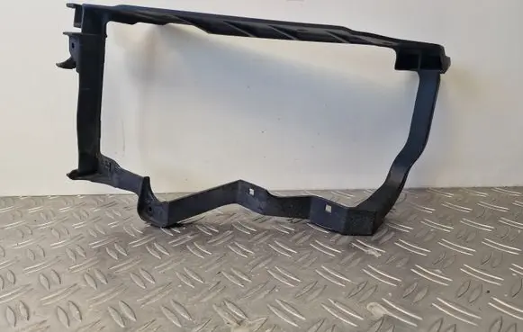 Headlight/headlamp mounting bracket