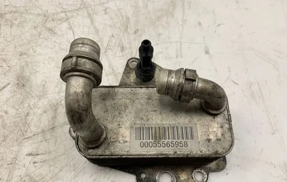 Opel Insignia A Engine oil radiator 00055565958 653423431