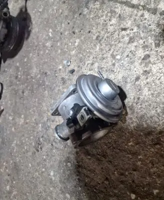 BMW 5 E60 E61 EGR valve 7804380