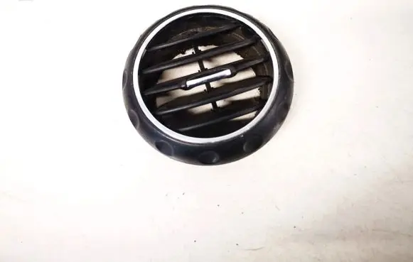 Alfa Romeo 147 Dash center air vent grill
