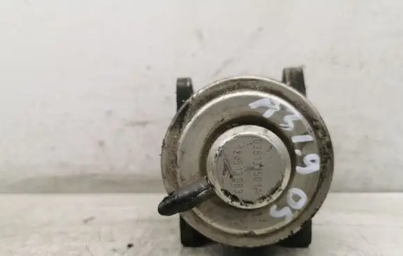Audi A3 S3 A3 Sportback 8P EGR valve 038129637D