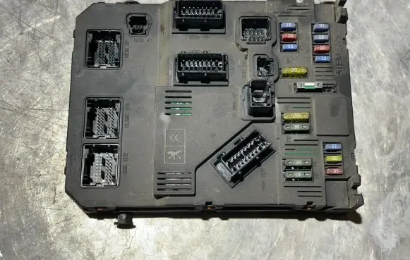 Peugeot 407 Comfort/convenience module 9655708380