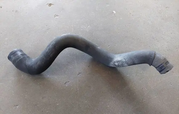 Mercedes-Benz E W211 Engine coolant pipe/hose A2118328594