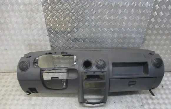 Dacia Logan I Dashboard