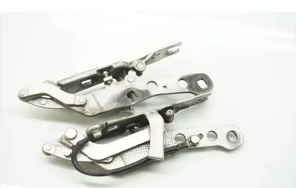 BMW X3 E83 Engine bonnet/hood hinges 3411447 3411448