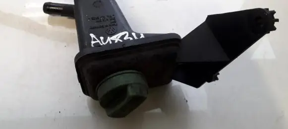 Skoda Superb B5 (3U) Power steering fluid tank/reservoir 3B0422371