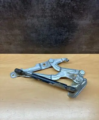 Audi A4 S4 B5 8D Loading door lower hinge 