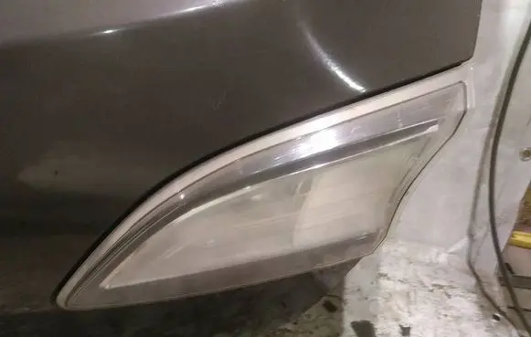 Tailgate rear/tail lights