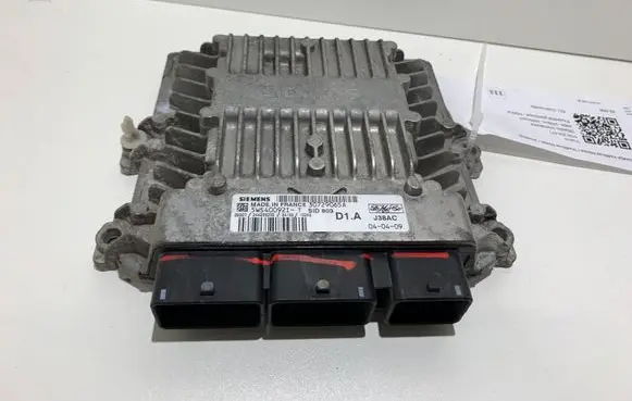 Volvo V50 Engine control unit/module 30729065A