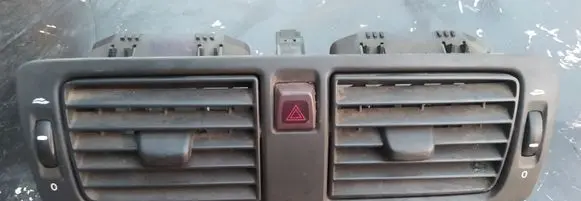 Volvo V50 Hazard light switch 8651399