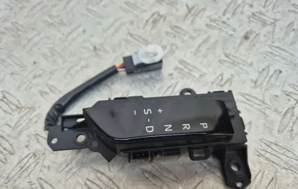 Toyota RAV 4 (XA50) Gear shift selector indicator 76L816