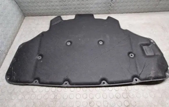 Engine bonnet/hood sound/heat insulation
