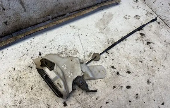 Volkswagen Golf V Rear door lock 1K9839768