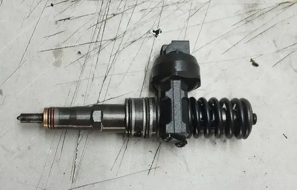 Audi A4 S4 B7 8E 8H Fuel injector 0414720314