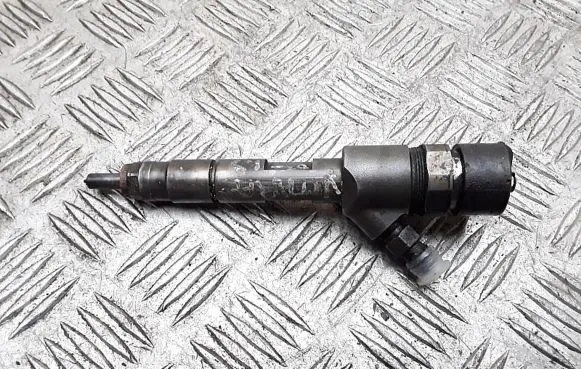 Suzuki Grand Vitara II Fuel injector