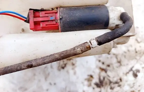Toyota Corolla Verso AR10 Windscreen/windshield washer pump 