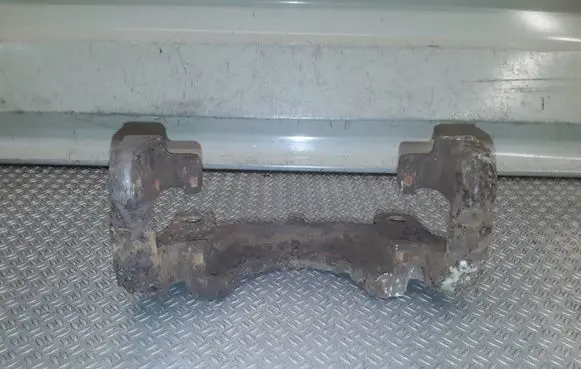 Ford Mondeo MK IV Front Brake Caliper Pad/Carrier 