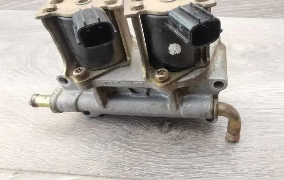 Mitsubishi Carisma Valve vacuum MD349808 E9T05471 8129