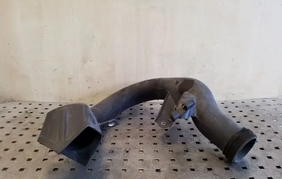 Toyota RAV 4 (XA30) Air intake duct part 1775128060