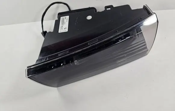 Peugeot 508 II Rear/tail lights 9813508180