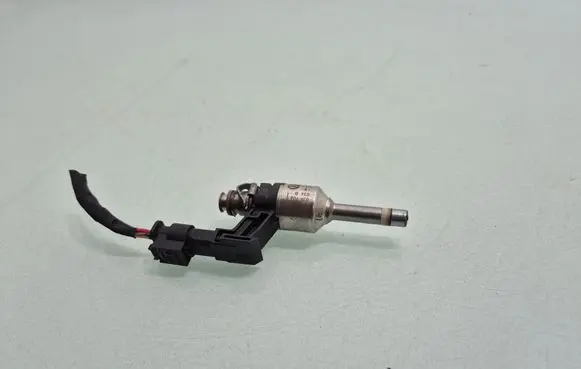 Seat Leon (1P) Fuel injector 03F906036B