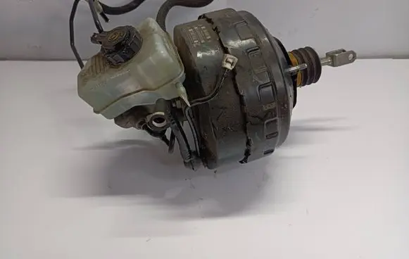 BMW 1 E81 E87 Brake booster 6785645 25221648309075 2062784940