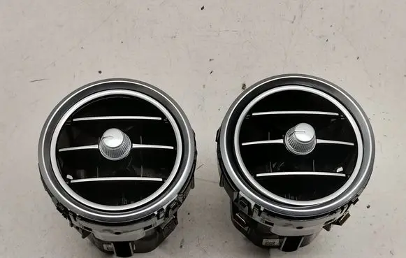 Mercedes-Benz C W205 Dash center air vent grill A2058300301