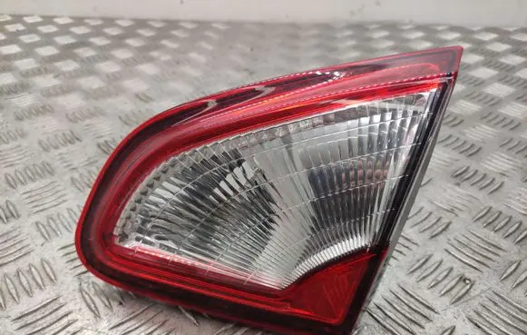 Nissan Qashqai+2 Tailgate rear/tail lights 26550BR01A