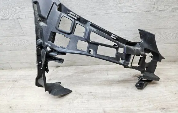 Mercedes-Benz C AMG W205 Front bumper mounting bracket A2058853265