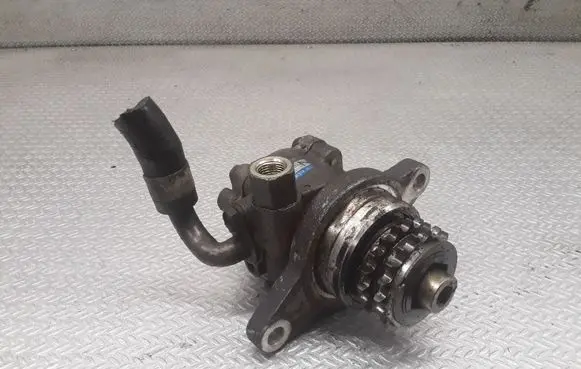 Nissan Primera Power steering pump 5M321