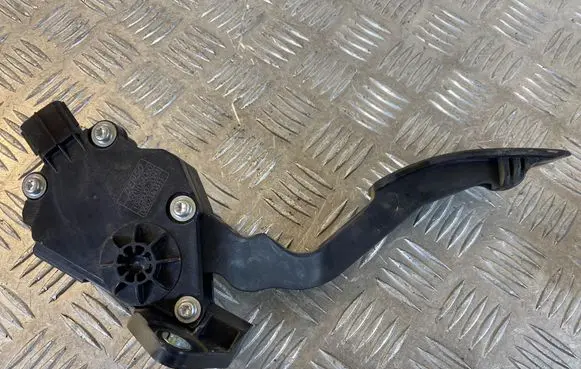 Subaru Forester SG Accelerator throttle pedal 36010SA060 1988007060 06G24A0411