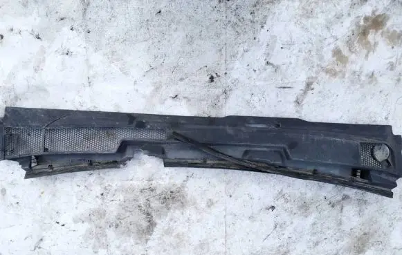 Peugeot 607 Wiper trim