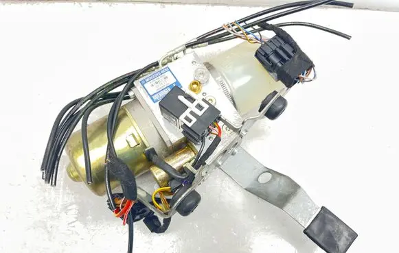 Mercedes-Benz SLK R170 Convertible roof hydraulic pump A1708000030