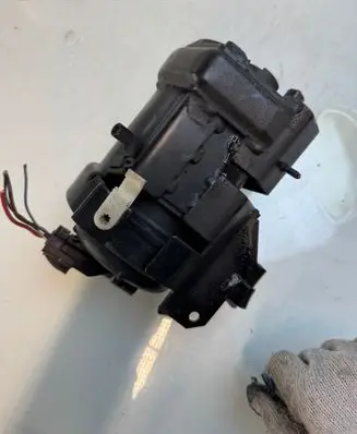 Opel Tigra B Fuel filter housing 23132