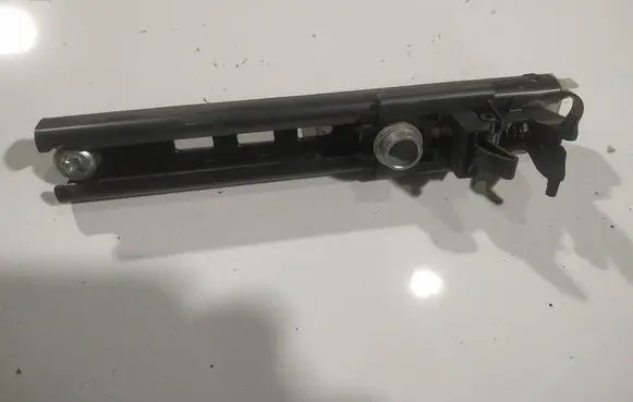 Opel Zafira B Seat belt adjustment rail 13193568