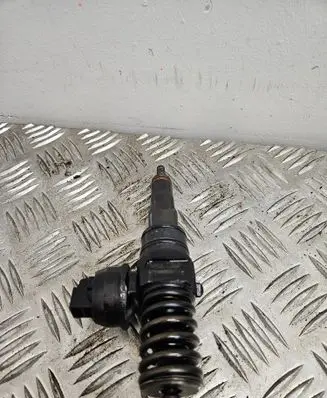 Audi A4 S4 B6 8E 8H Fuel injector 038130073BA
