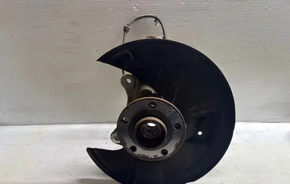Volvo XC40 Front wheel hub spindle knuckle 32221856