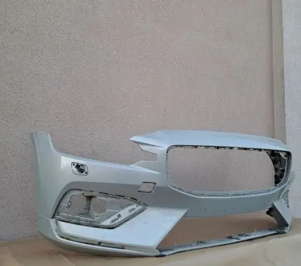 Volvo V60 Front bumper 31690589