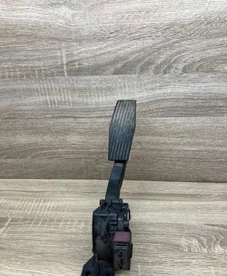 Opel Vectra C Accelerator throttle pedal 9186724 6PV00832200