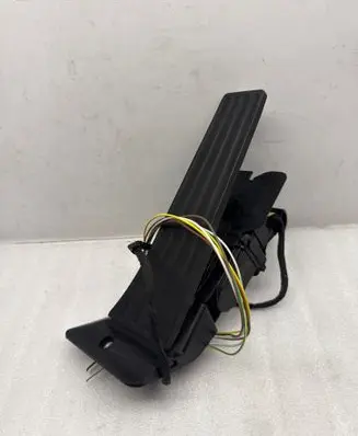 BMW 4 F36 Gran coupe Accelerator throttle pedal 6853175 6PV01043533