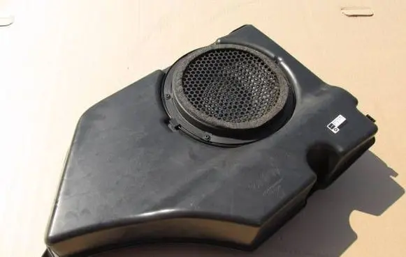 Dodge Nitro Subwoofer speaker 05091021AD 36670D 8297AB