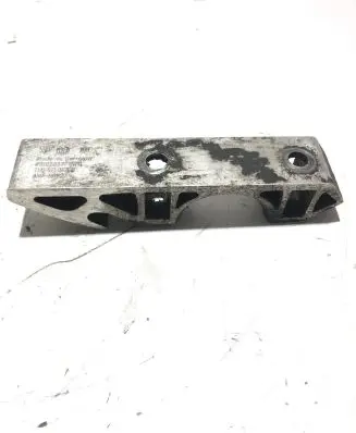 Audi Q7 4L Sway bar bush bracket, front 7L0411063B