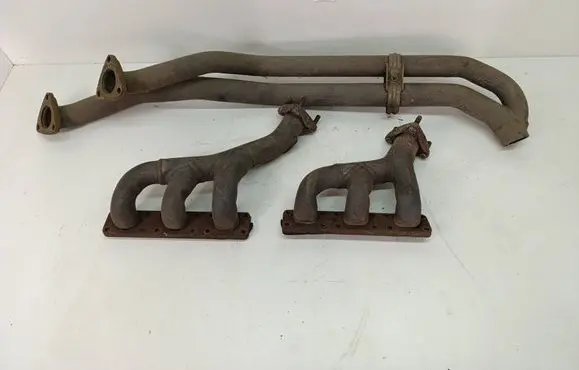 BMW 5 E39 Exhaust manifold 1740730 1740731