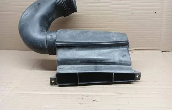 Skoda Yeti (5L) Air intake duct part 1K0805971C
