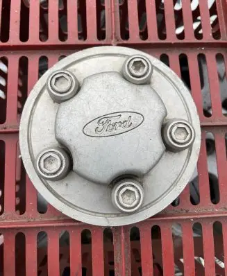 Ford Granada Original wheel cap 82GB1130AC G82520