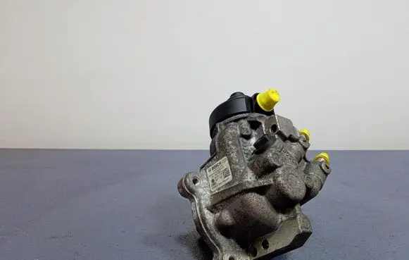 Skoda Rapid (NH) Fuel injection high pressure pump 04L130755E