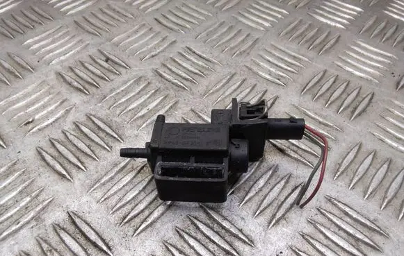 Mercedes-Benz B W245 Turbo solenoid valve 0025401897