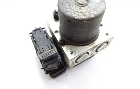 Hyundai Veloster Master brake cylinder 589202V700 GKXD4K0097DZ BH6013G602