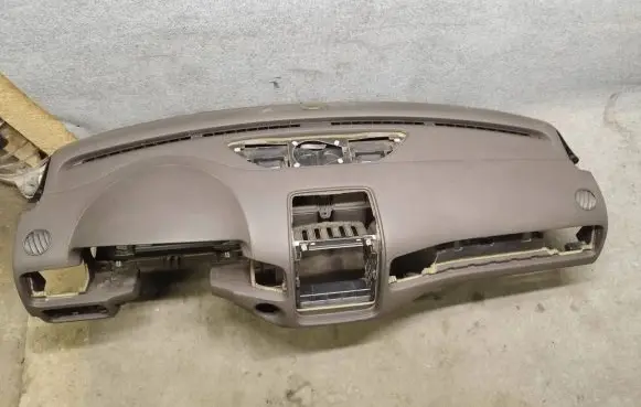 Volkswagen Touareg II Dashboard 7P1857181 7P6880204C 7P1858295